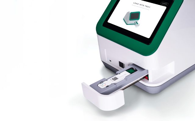 Serox reader with a cartridge in the tray